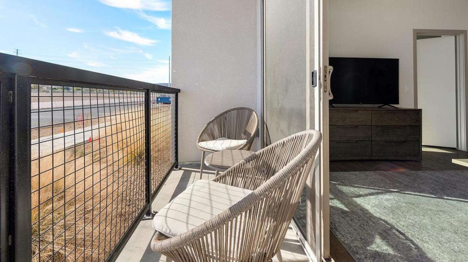 Apartment Landing At Vestra At Uncommons - 2 Bedrooms In Spring Valley Las Vegas
